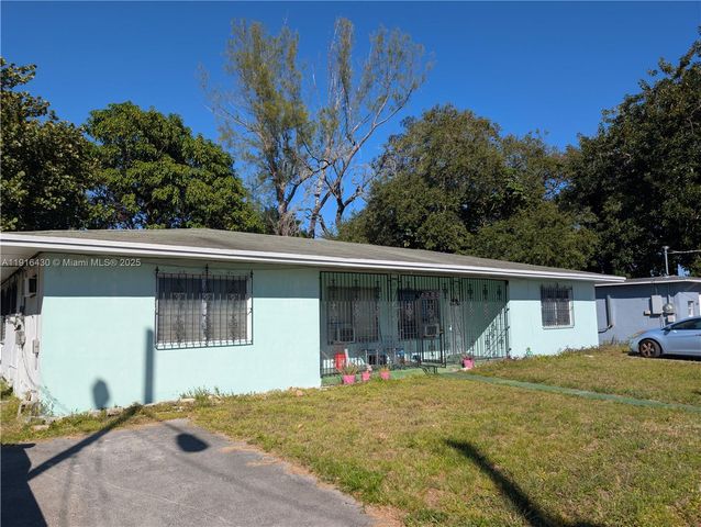 335 - 337 NE 168th St, North Miami Beach, FL 33162