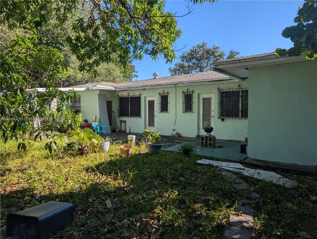 335 - 337 NE 168th St, North Miami Beach, FL 33162