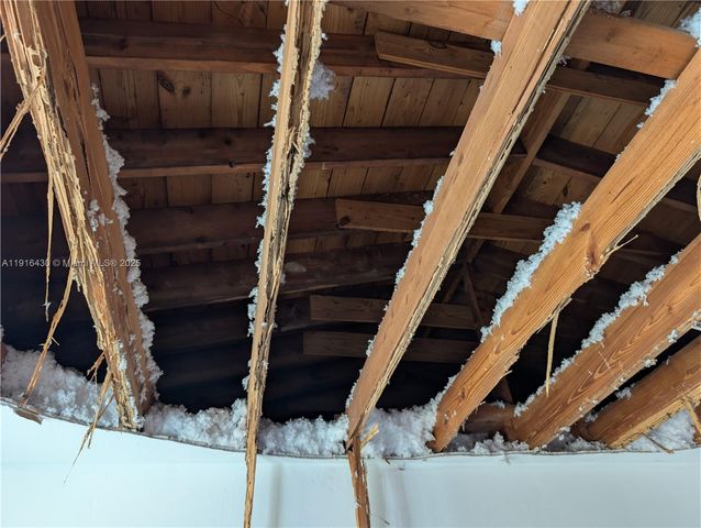 335 - 337 NE 168th St, North Miami Beach, FL 33162