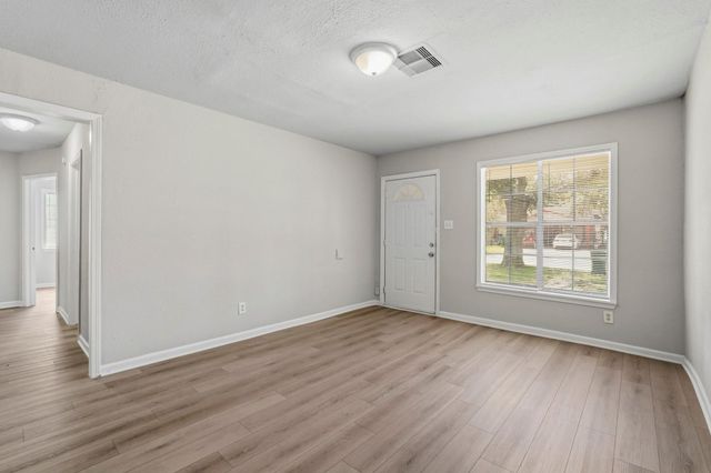 2401 Windsor Lane, Pasadena, TX 77506