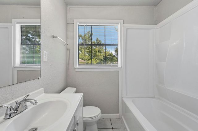 2401 Windsor Lane, Pasadena, TX 77506