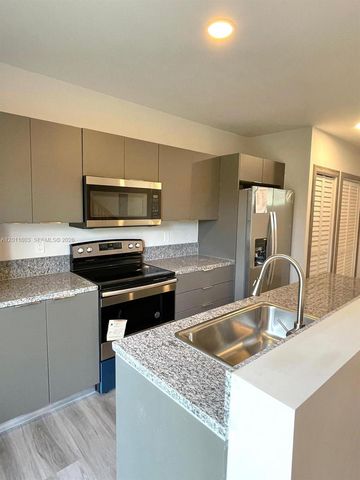 937 NW 10th St 4, Florida City, FL 33034