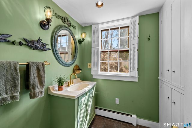 371 Washington Street, Norwich, CT 06360