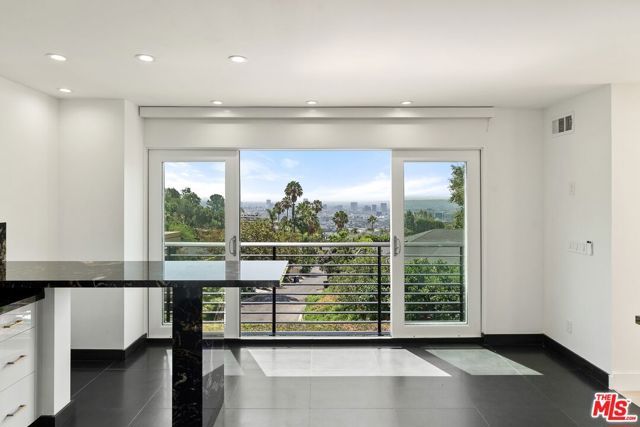 1404 Devlin Dr, Los Angeles, CA 90069