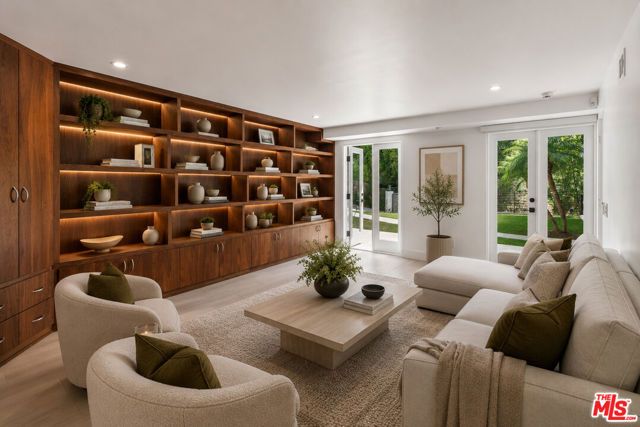 1404 Devlin Dr, Los Angeles, CA 90069