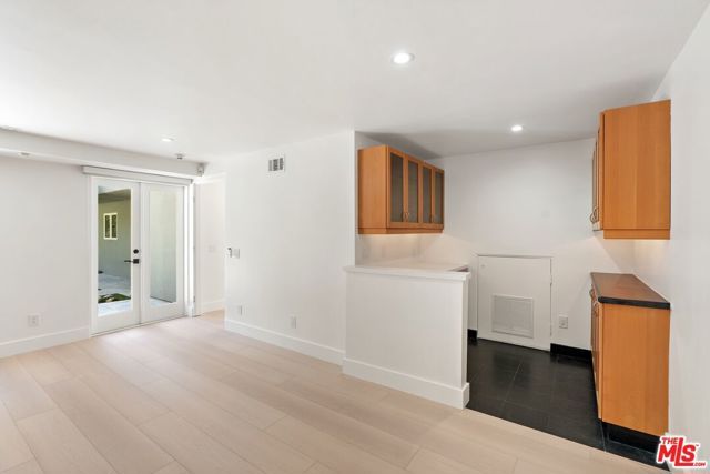 1404 Devlin Dr, Los Angeles, CA 90069