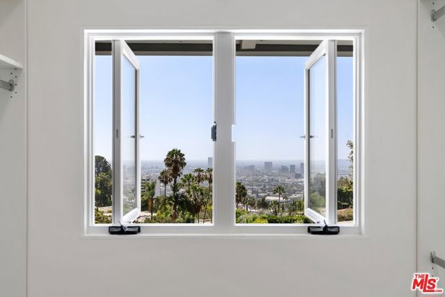 1404 Devlin Dr, Los Angeles, CA 90069