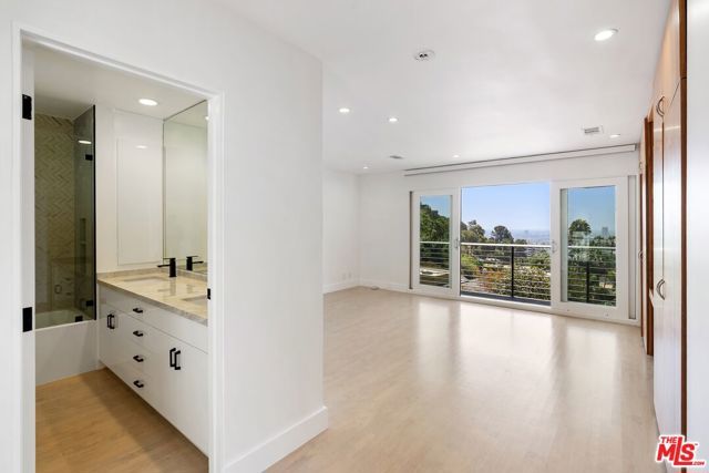 1404 Devlin Dr, Los Angeles, CA 90069