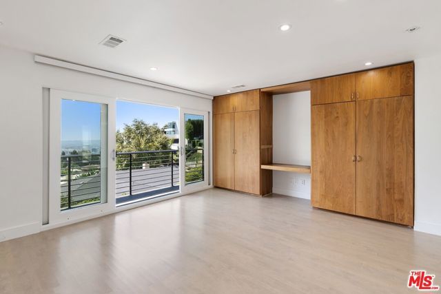 1404 Devlin Dr, Los Angeles, CA 90069