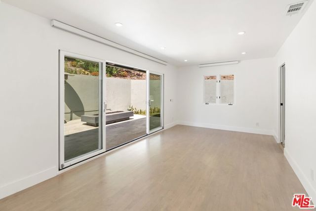 1404 Devlin Dr, Los Angeles, CA 90069