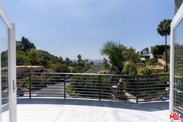 1404 Devlin Dr, Los Angeles, CA 90069