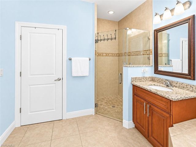 2735 12th AVE NE, Naples, FL 34120