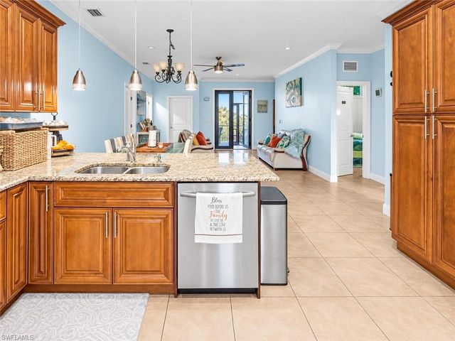 2735 12th AVE NE, Naples, FL 34120