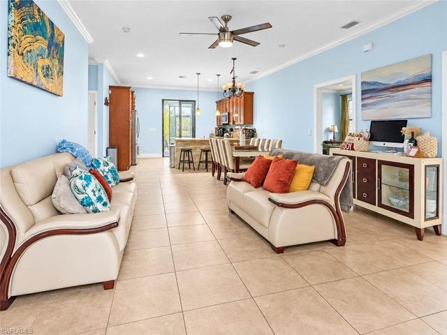 2735 12th AVE NE, Naples, FL 34120