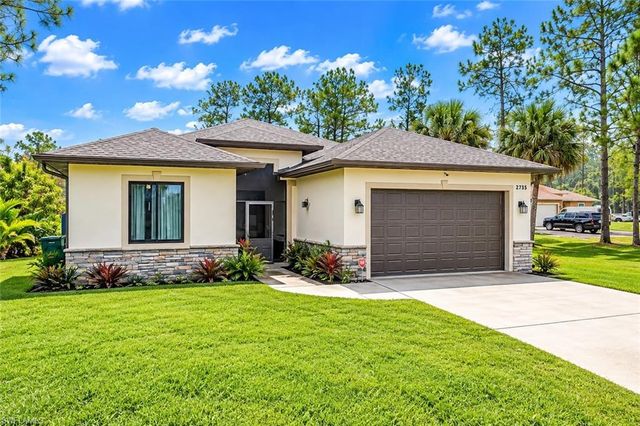 2735 12th AVE NE, Naples, FL 34120