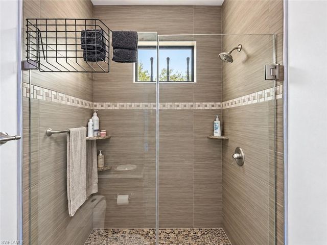 2735 12th AVE NE, Naples, FL 34120
