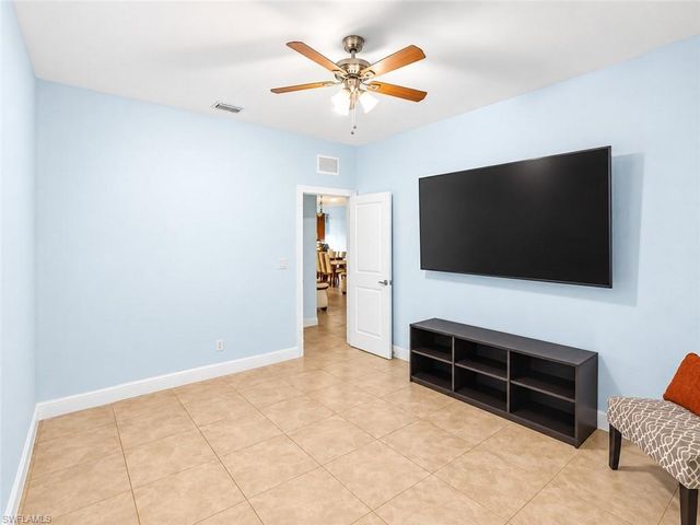 2735 12th AVE NE, Naples, FL 34120