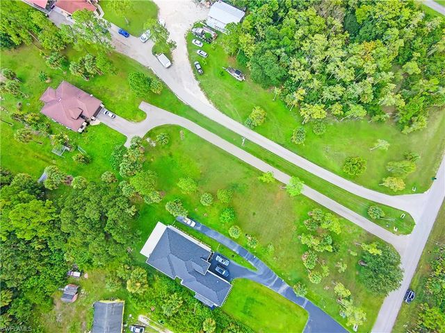2735 12th AVE NE, Naples, FL 34120
