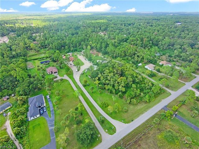 2735 12th AVE NE, Naples, FL 34120