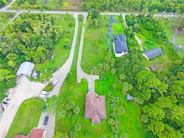 2735 12th AVE NE, Naples, FL 34120