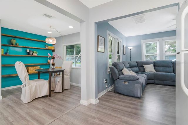 1716 W SITKA STREET, Tampa, FL 33604