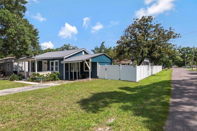 1716 W SITKA STREET, Tampa, FL 33604