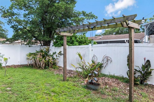1716 W SITKA STREET, Tampa, FL 33604
