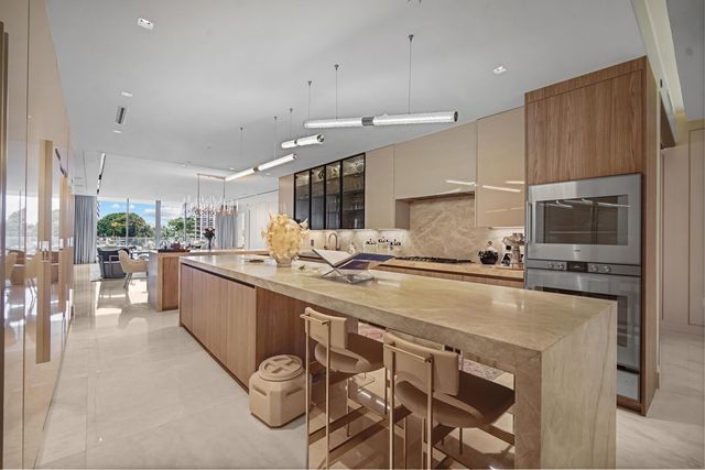 725 S Ocean Boulevard 206, Boca Raton, FL 33432