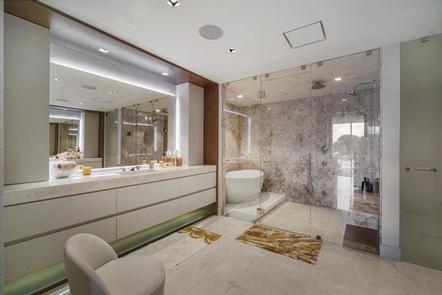 725 S Ocean Boulevard 206, Boca Raton, FL 33432