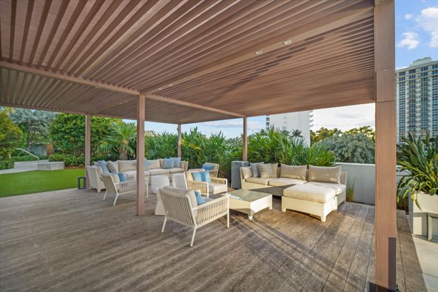 725 S Ocean Boulevard 206, Boca Raton, FL 33432