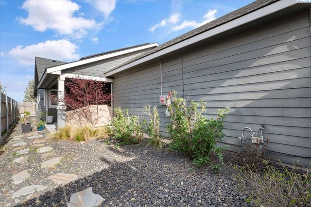 2274 Daphne Ave., Richland, WA 99352