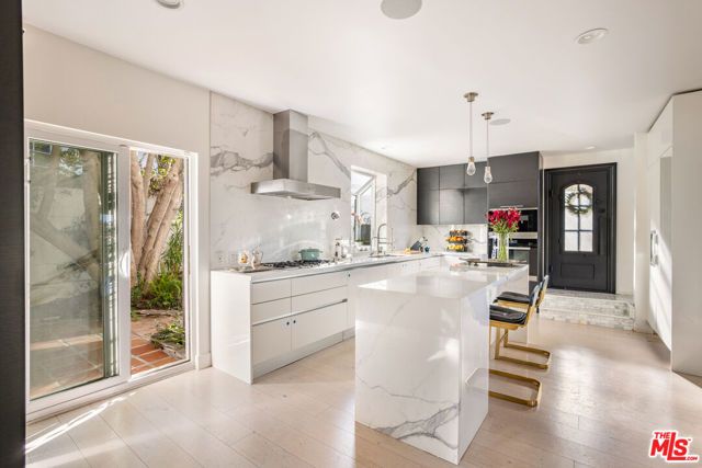 2299 Gloaming Way, Beverly Hills, CA 90210