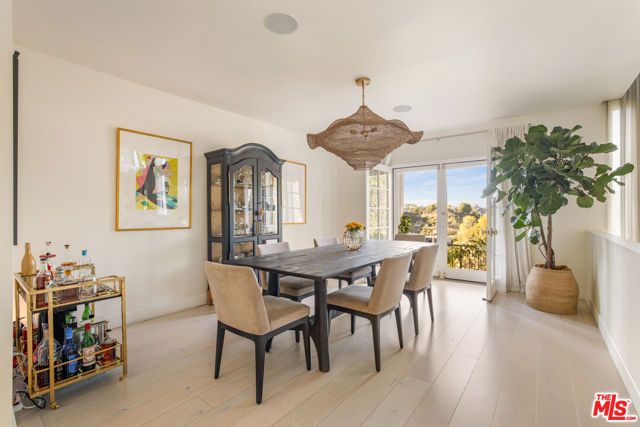 2299 Gloaming Way, Beverly Hills, CA 90210