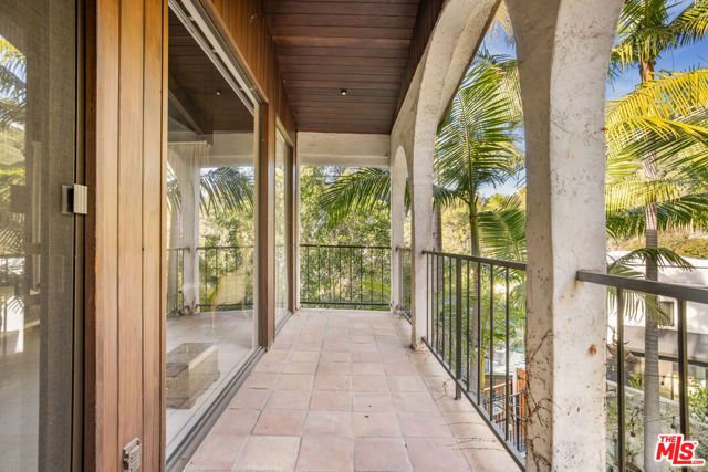 2299 Gloaming Way, Beverly Hills, CA 90210