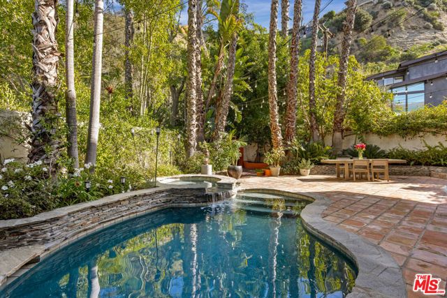 2299 Gloaming Way, Beverly Hills, CA 90210