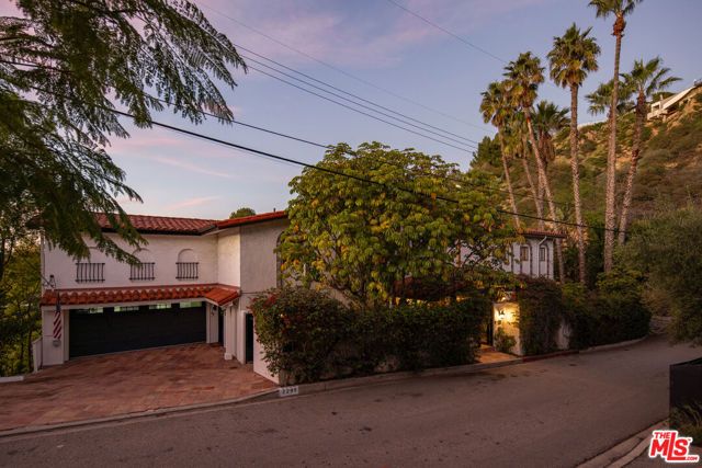 2299 Gloaming Way, Beverly Hills, CA 90210