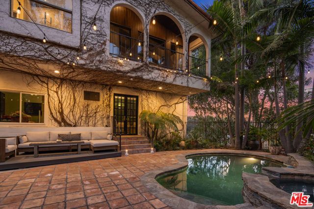 2299 Gloaming Way, Beverly Hills, CA 90210