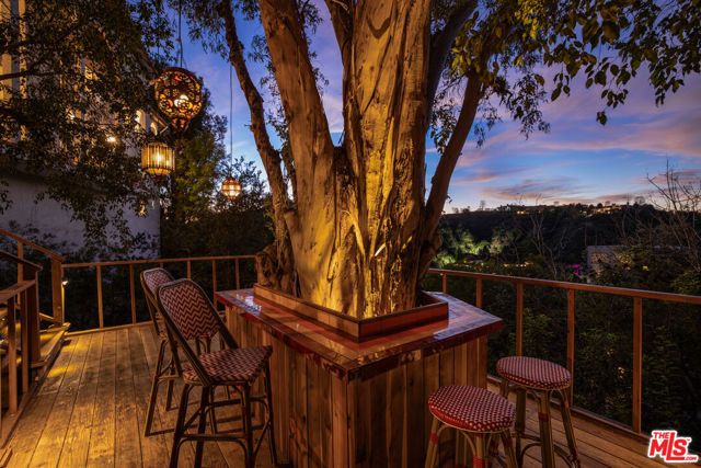 2299 Gloaming Way, Beverly Hills, CA 90210