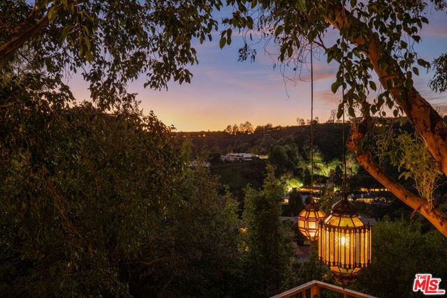 2299 Gloaming Way, Beverly Hills, CA 90210