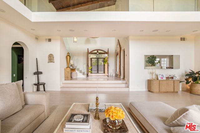 2299 Gloaming Way, Beverly Hills, CA 90210