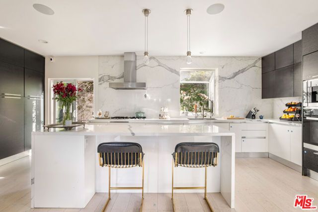 2299 Gloaming Way, Beverly Hills, CA 90210