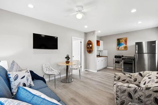 802 N Federal Highway Unit 2, Boynton Beach, FL 33435