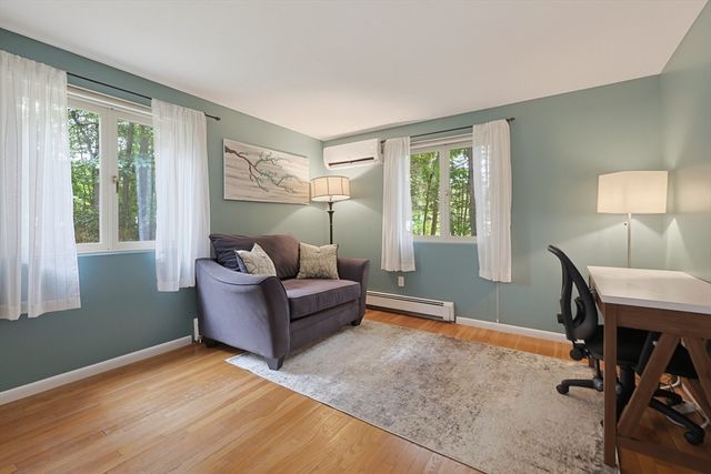 62 Miller St, Franklin, MA 02038