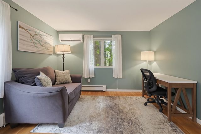 62 Miller St, Franklin, MA 02038