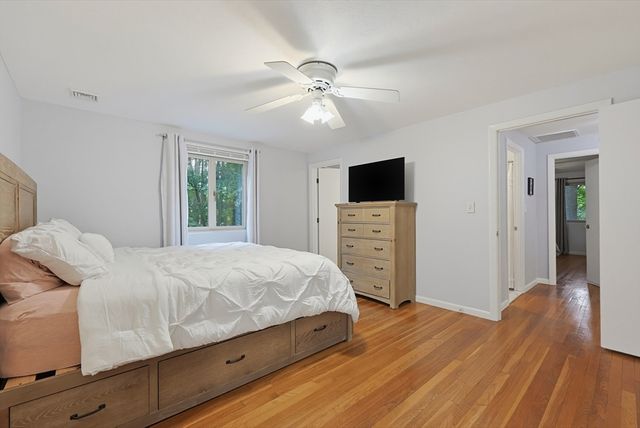 62 Miller St, Franklin, MA 02038