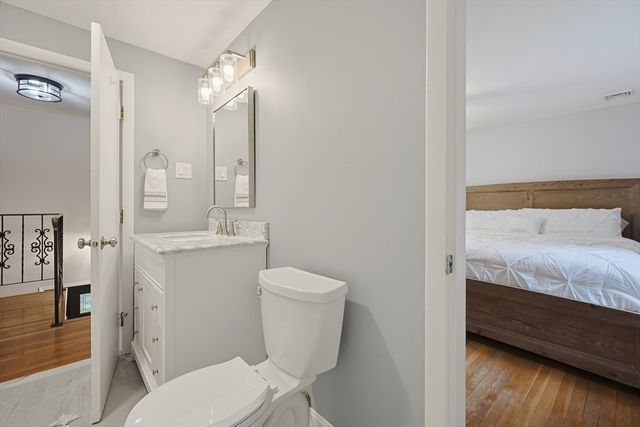 62 Miller St, Franklin, MA 02038