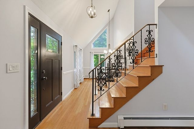 62 Miller St, Franklin, MA 02038