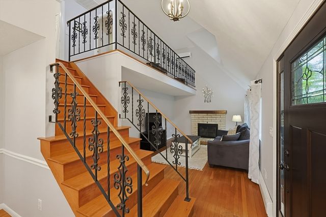 62 Miller St, Franklin, MA 02038