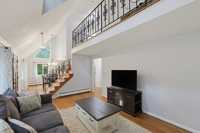 62 Miller St, Franklin, MA 02038