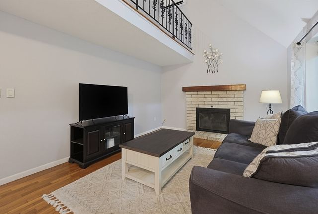 62 Miller St, Franklin, MA 02038